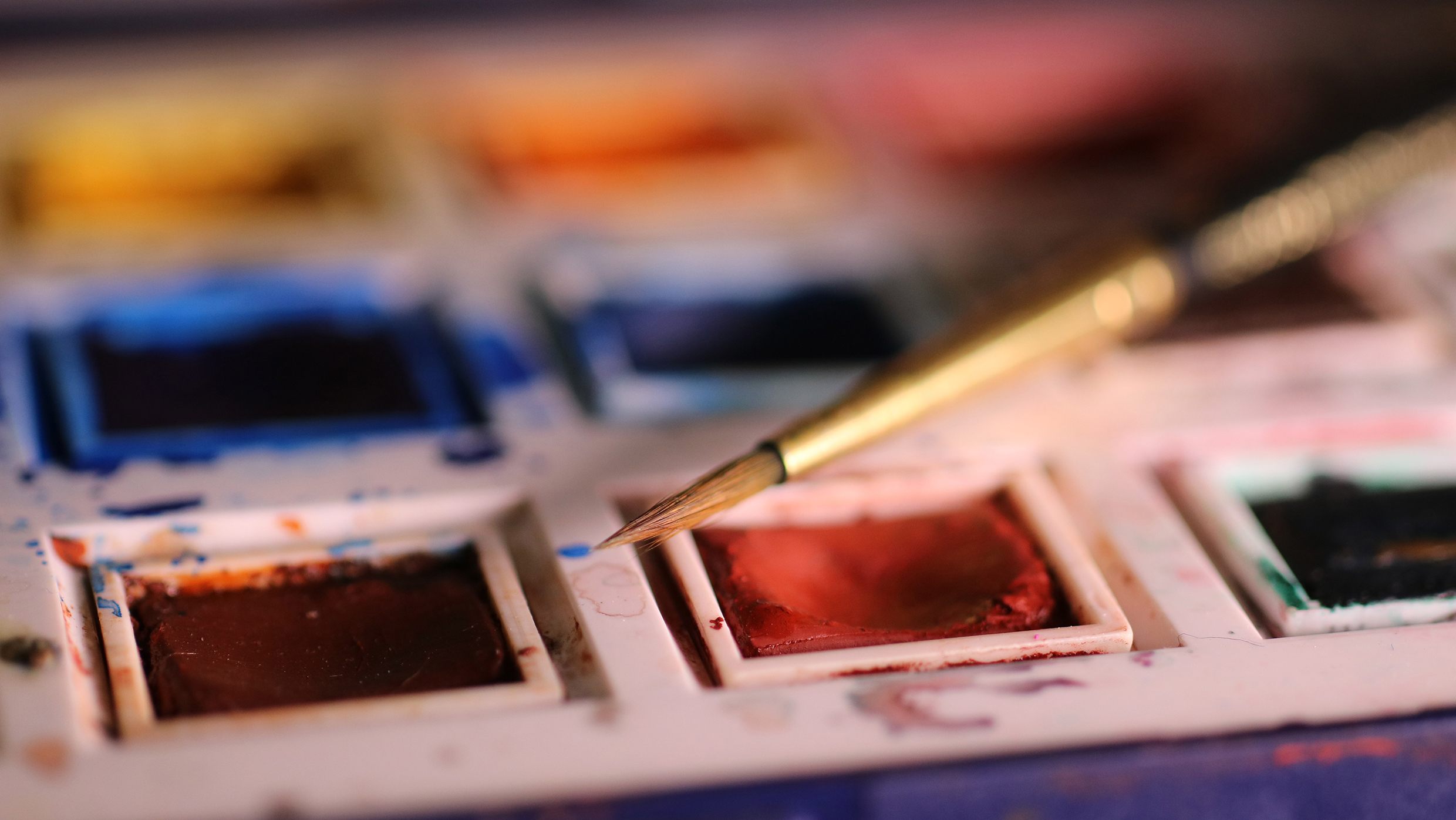 Watercolor brush and pallet